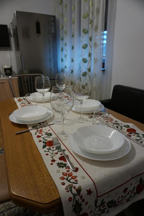 Xili'S Home Sweet Home Brasov Bagian luar foto